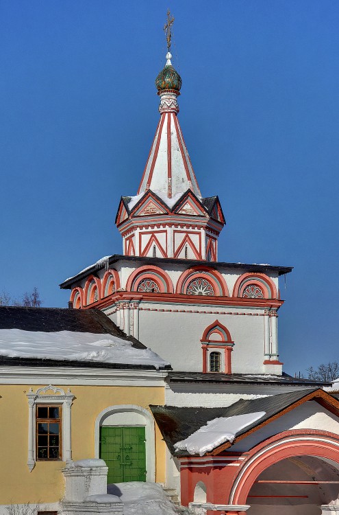 Саввино-Сторожевский монастырь. Надвратная церковь Троицы Живоначальной, Звенигород