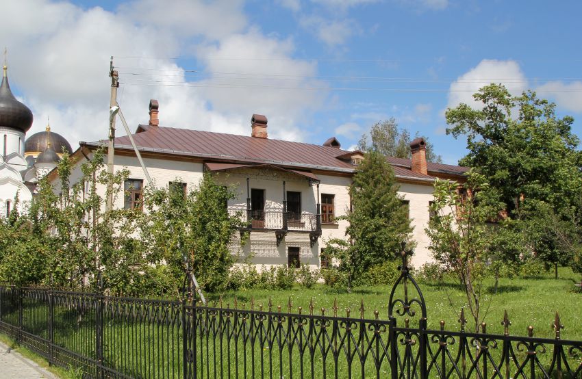 Старица. Старицкий Успенский мужской монастырь. архитектурные детали