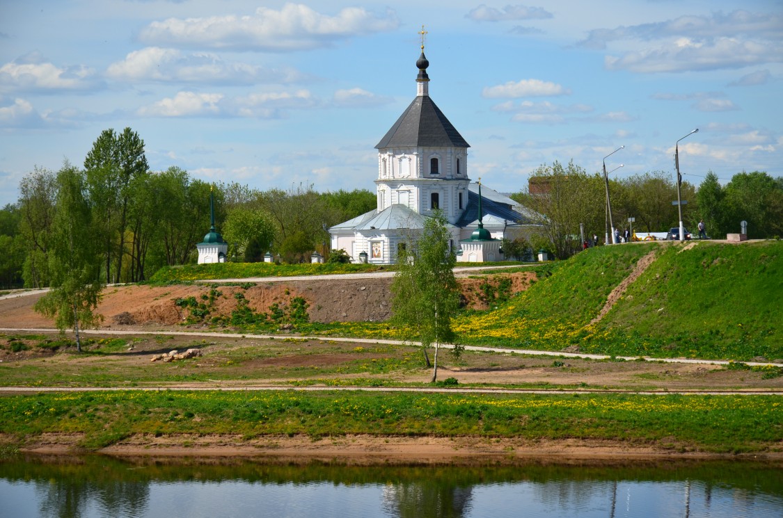 Церковь Покрова Пресвятой Богородицы, Тверь (Тверь, город, Тверская область). общий вид в ландшафте