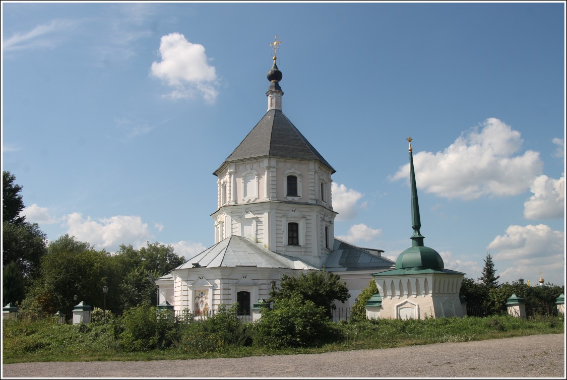 Тверь. Церковь Покрова Пресвятой Богородицы. фасады