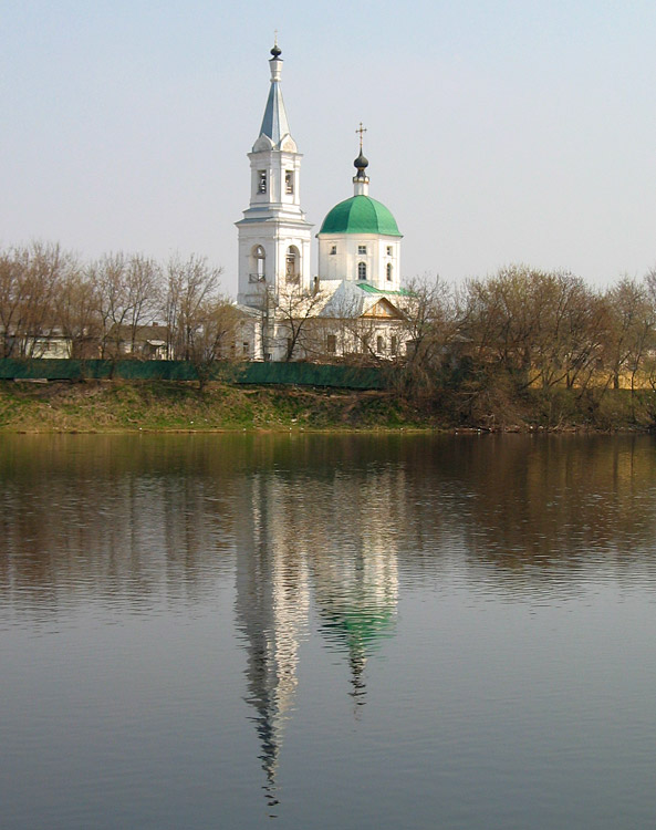 Екатерининский женский монастырь. Церковь Екатерины, Тверь (Тверь, город, Тверская область). художественные фотографии, Вид с набережной у речного вокзала, с юго-запада
