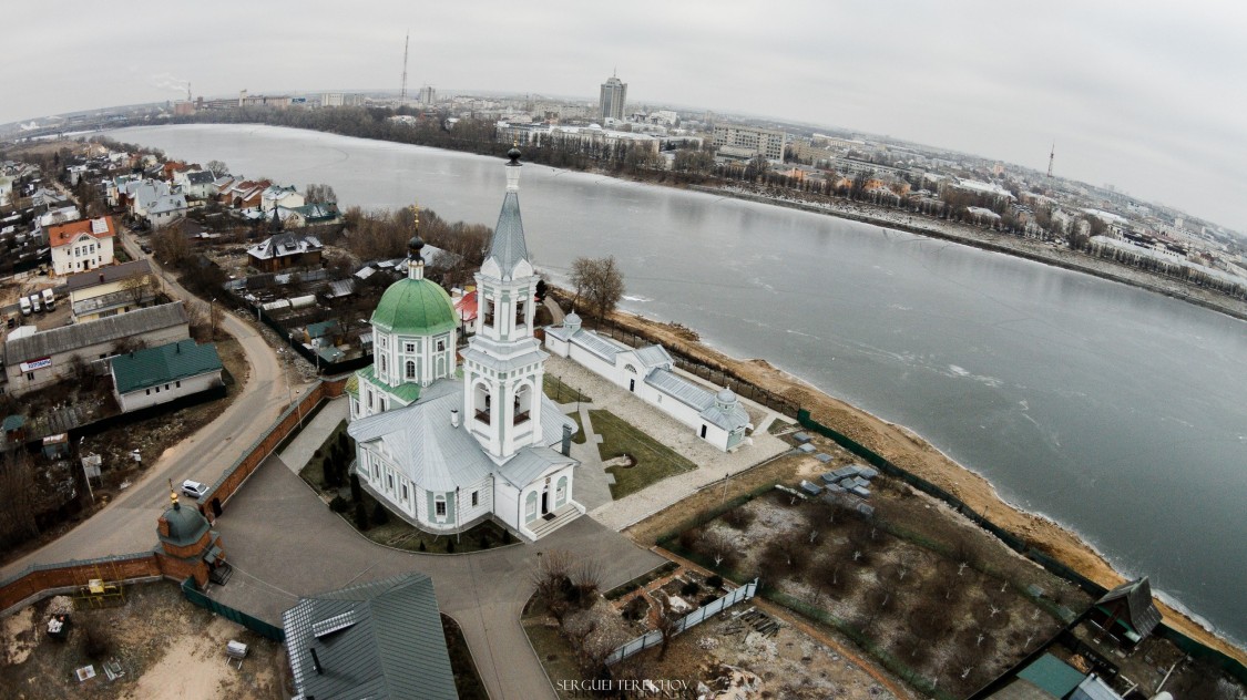 Екатерининский женский монастырь. Церковь Екатерины, Тверь (Тверь, город, Тверская область). общий вид в ландшафте