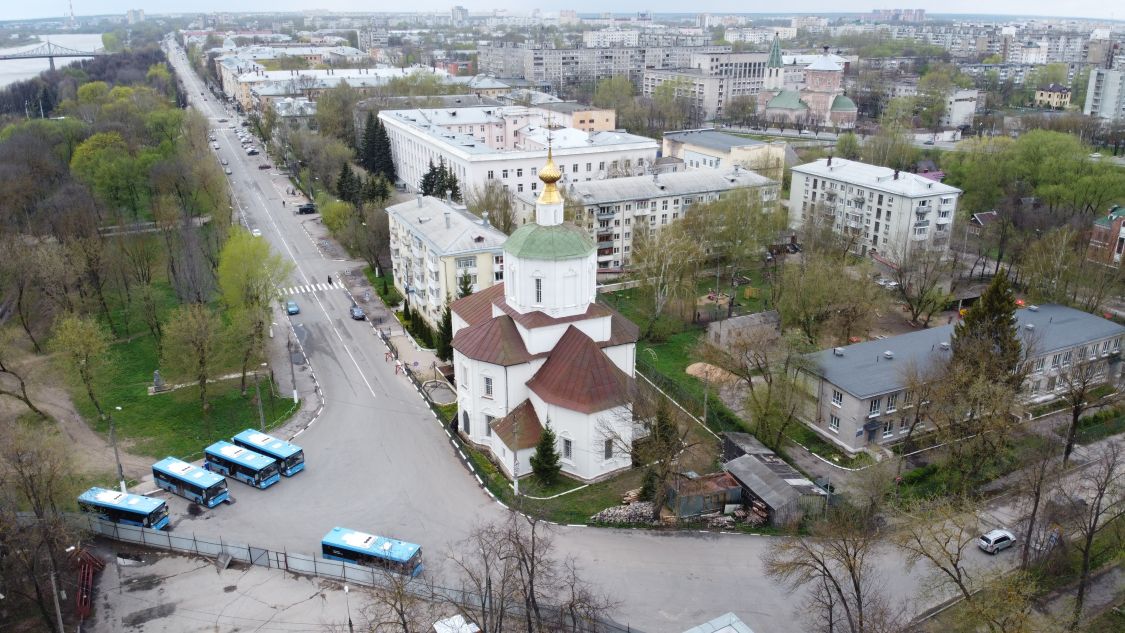 Тверь. Церковь Успенский Отроч мужской монастырь. Успения Пресвятой Богородицы. общий вид в ландшафте