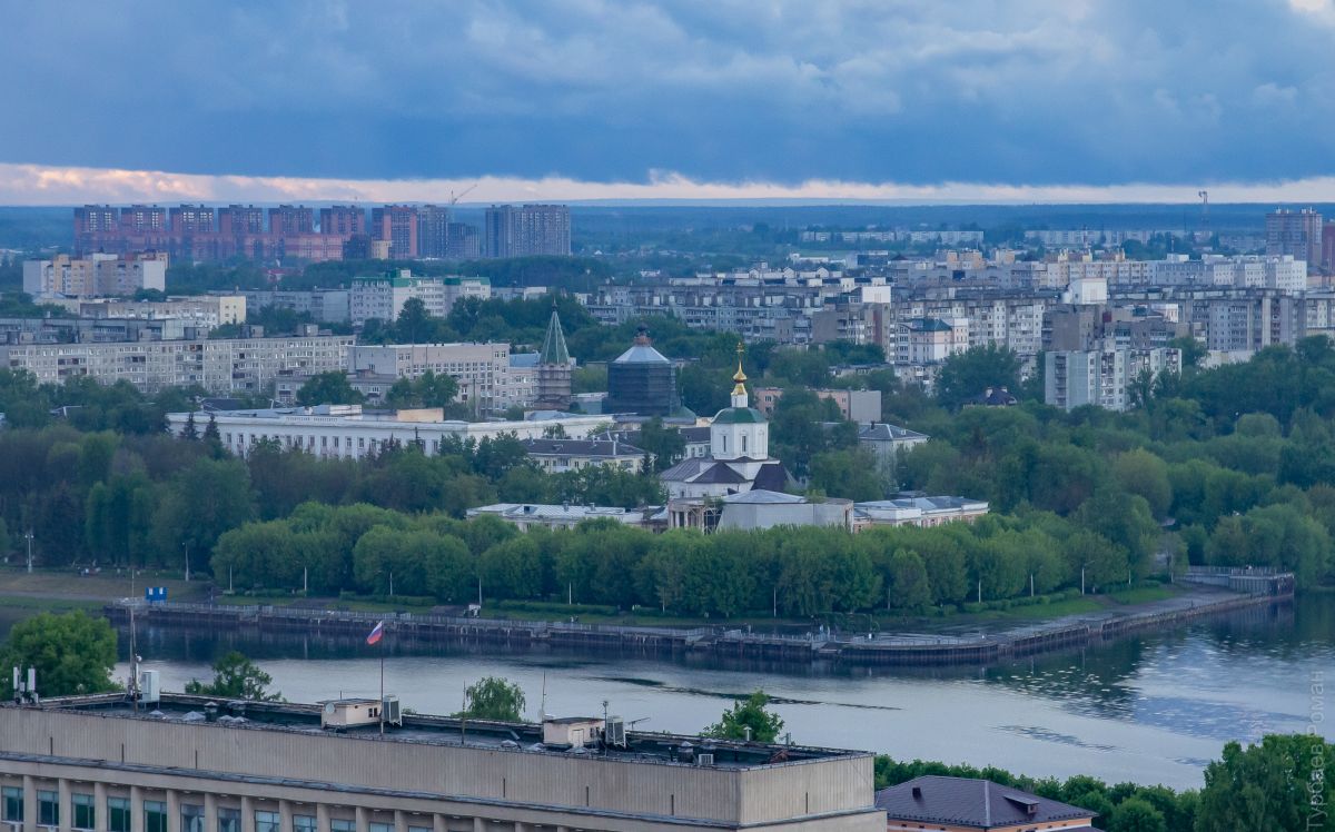 Тверь. Церковь Успенский Отроч мужской монастырь. Успения Пресвятой Богородицы. общий вид в ландшафте, Вид с юго-востока, с БЦ 