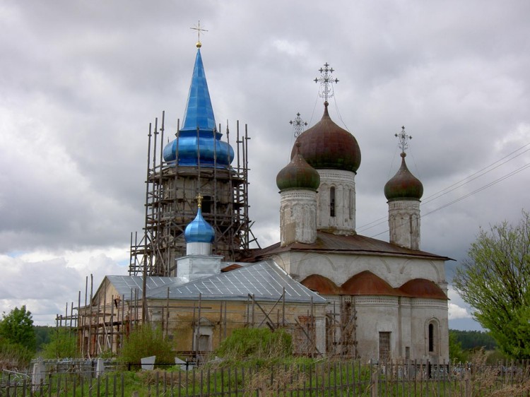 Иванищи (Иваниши). Церковь Успения Пресвятой Богородицы. документальные фотографии