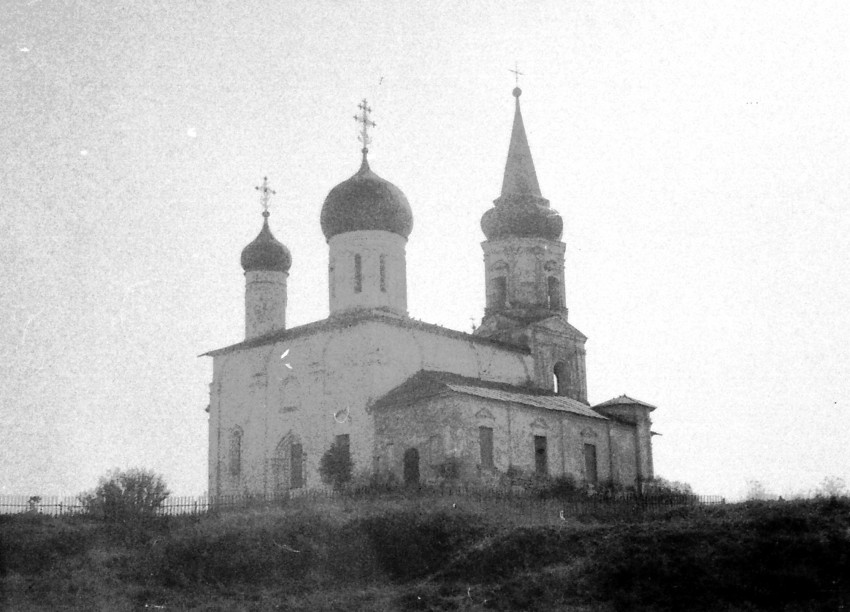 Церковь Успения Пресвятой Богородицы, Иванищи (Иваниши) (Старицкий район, Тверская область). фасады