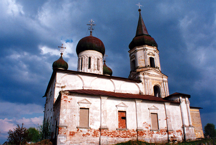 Иванищи (Иваниши). Церковь Успения Пресвятой Богородицы. фасады