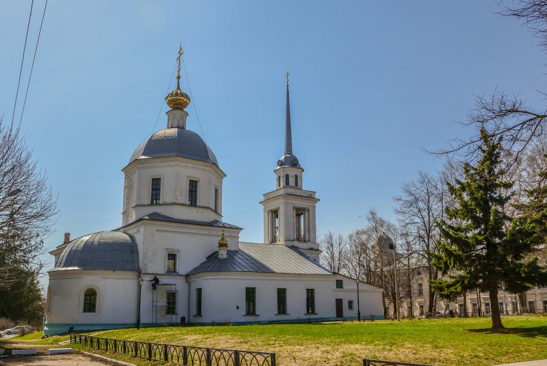 Тверь. Церковь Воскресения Христова за Волгой. фасады