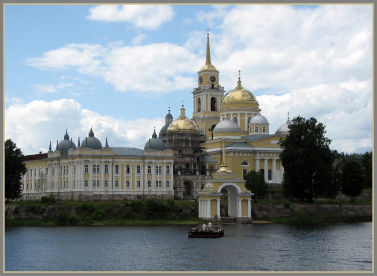 Нило-Столобенская пустынь, Столобный, остров (озеро Селигер) (Осташковский городской округ, Тверская область). фасады, Общий вид с озера Селигер