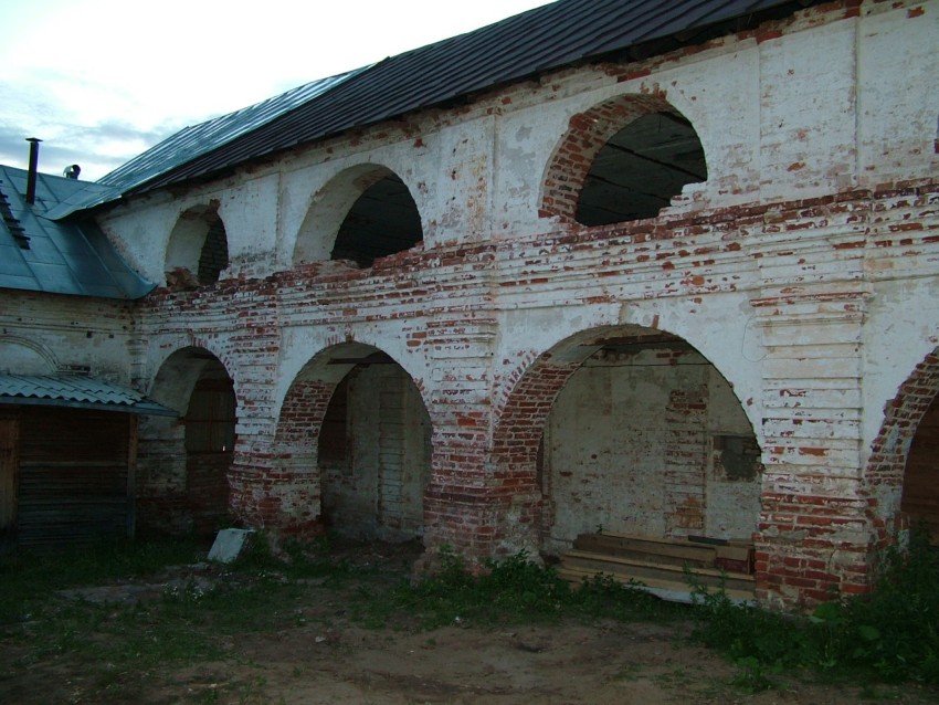 Столобный, остров (озеро Селигер). Нило-Столобенская пустынь. дополнительная информация, Каретный двор.