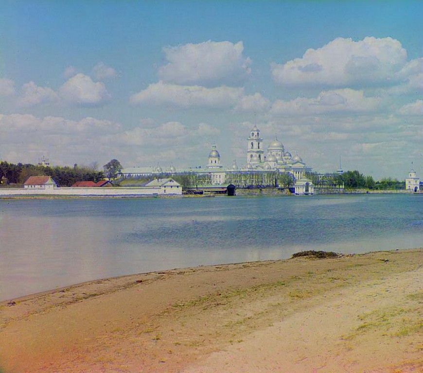 Столобный, остров (озеро Селигер). Нило-Столобенская пустынь. архивная фотография, С. М. Прокудин-Горский. Общий вид Ниловой пустыни от дер. Пески. май 1910 г.
фото с http://prokudin-gorskiy.ru/image.php?ID=962