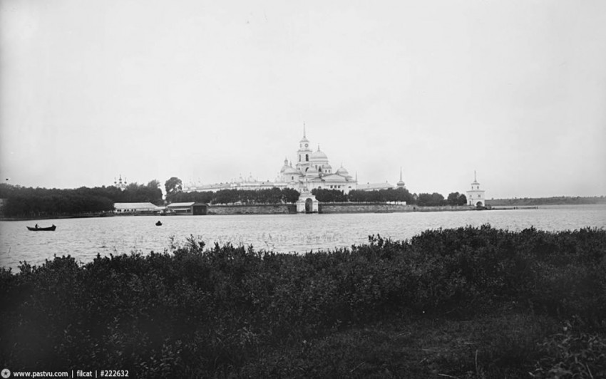 Нило-Столобенская пустынь, Столобный, остров (озеро Селигер) (Осташковский городской округ, Тверская область). архивная фотография, Фото с сайта pastvu.ru Фото  1903-1912 гг