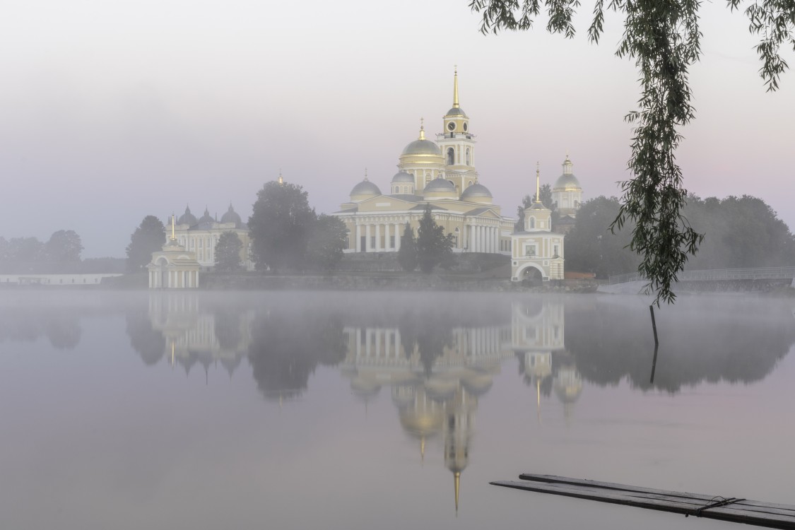 Нило-Столобенская пустынь, Столобный, остров (озеро Селигер) (Осташковский городской округ, Тверская область). художественные фотографии, за полчаса до рассвета