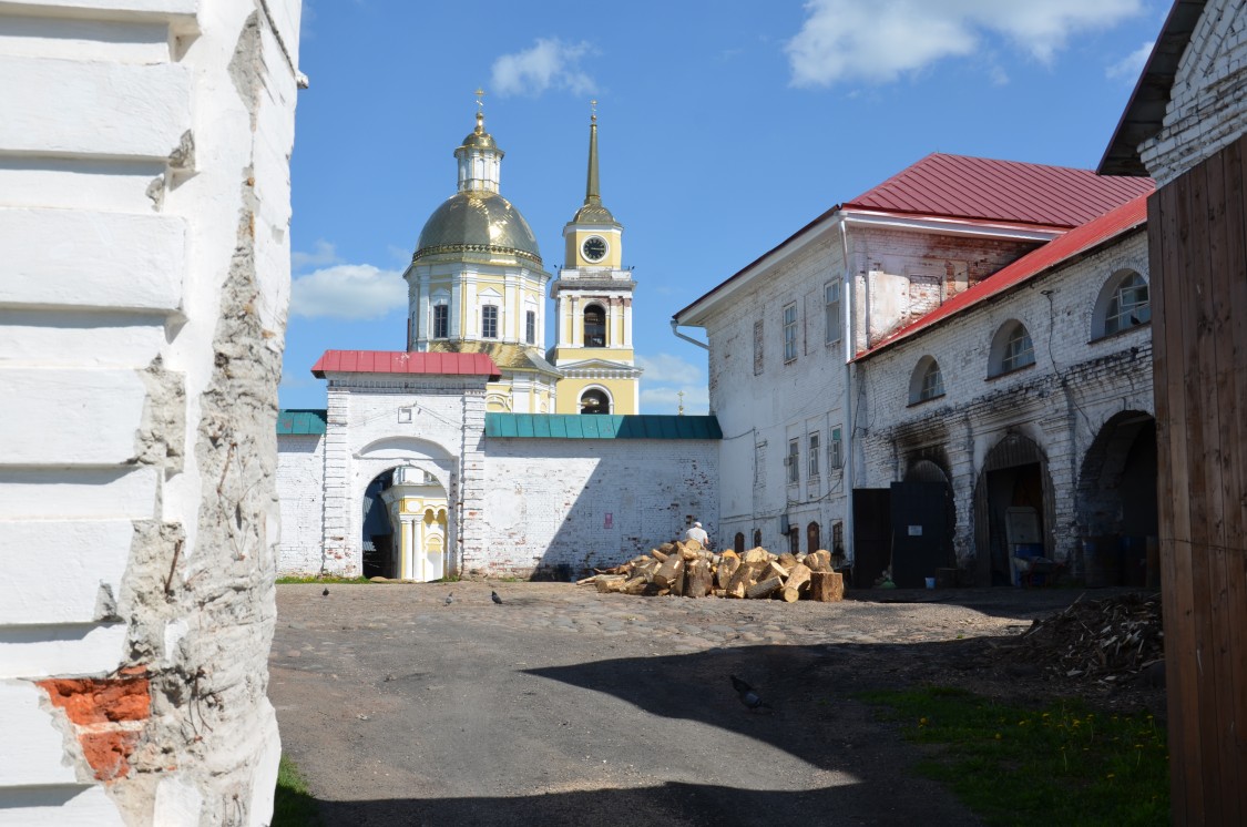 Столобный, остров (озеро Селигер). Нило-Столобенская пустынь. дополнительная информация, Каретный двор