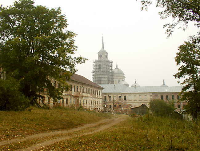 Столобный, остров (озеро Селигер). Нило-Столобенская пустынь. фасады