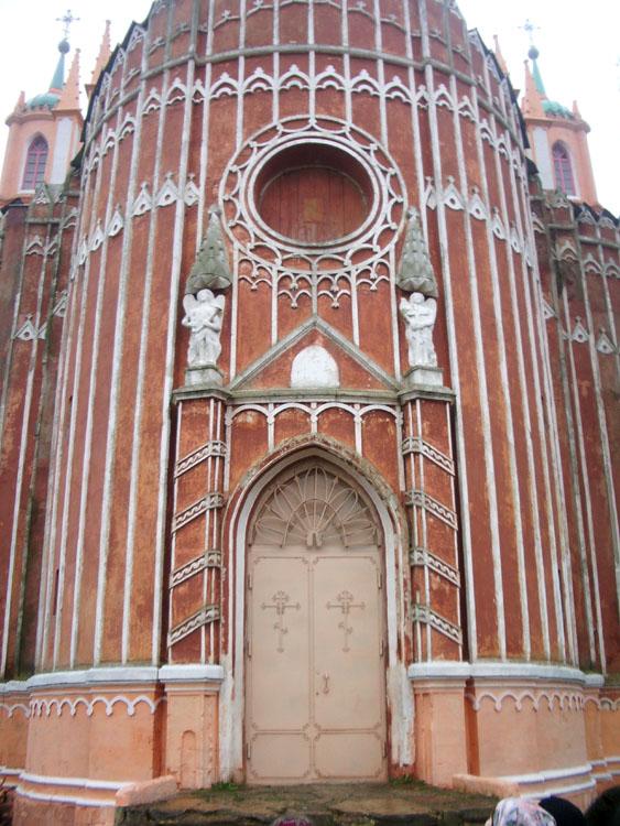 Церковь Спаса Преображения, Красное (Старицкий район, Тверская область). архитектурные детали, Вход в храм.		      