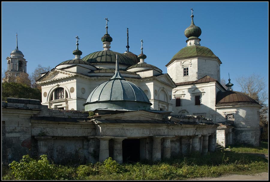 Старица. Церковь Рождества Пресвятой Богородицы. фасады