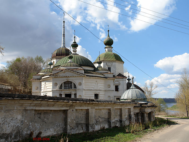 Старица. Церковь Рождества Пресвятой Богородицы. фасады