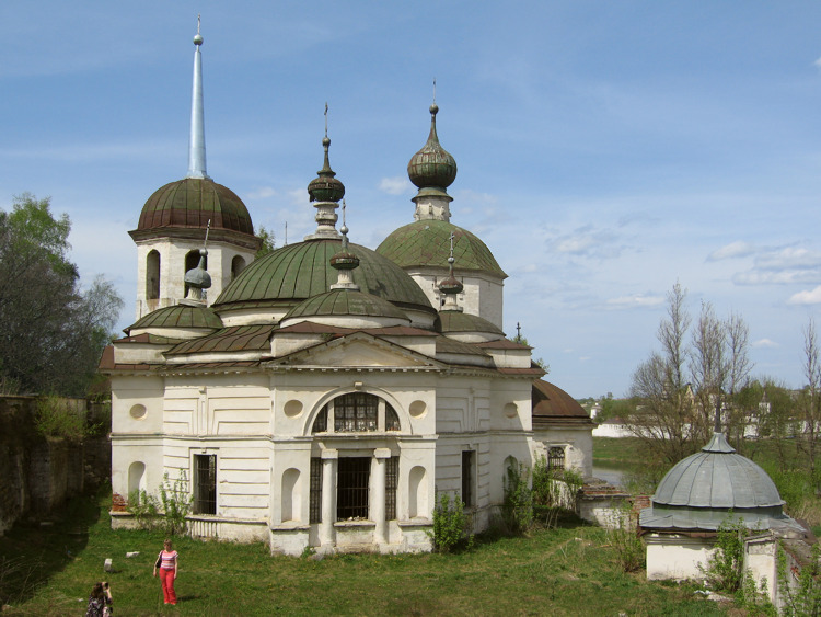 Старица. Церковь Рождества Пресвятой Богородицы. фасады