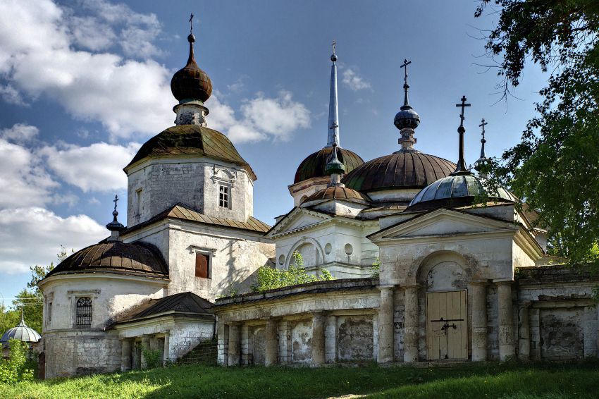 Старица. Церковь Рождества Пресвятой Богородицы. фасады