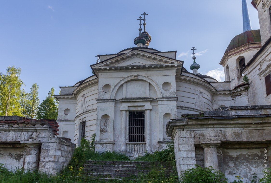 Старица. Церковь Рождества Пресвятой Богородицы. фасады