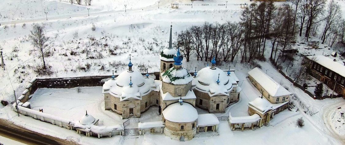 Церковь Рождества Пресвятой Богородицы, Старица (Старицкий район, Тверская область). общий вид в ландшафте