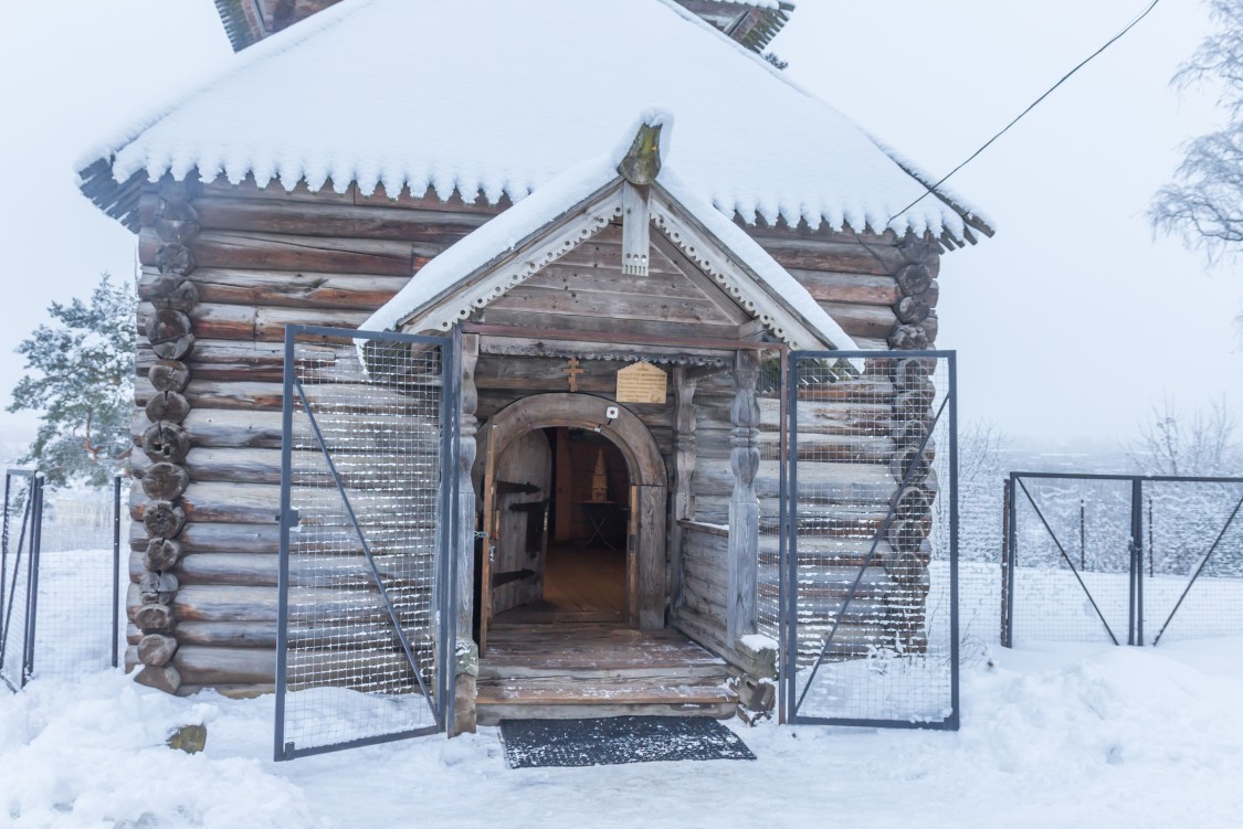 Церковь Тихвинской иконы Божией Матери, Торжок (Торжокский район и г. Торжок, Тверская область). архитектурные детали, Вход в храм