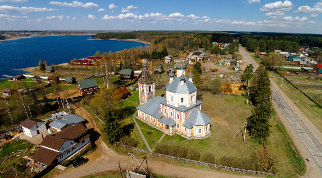 Рогожа. Церковь Спаса Преображения. общий вид в ландшафте