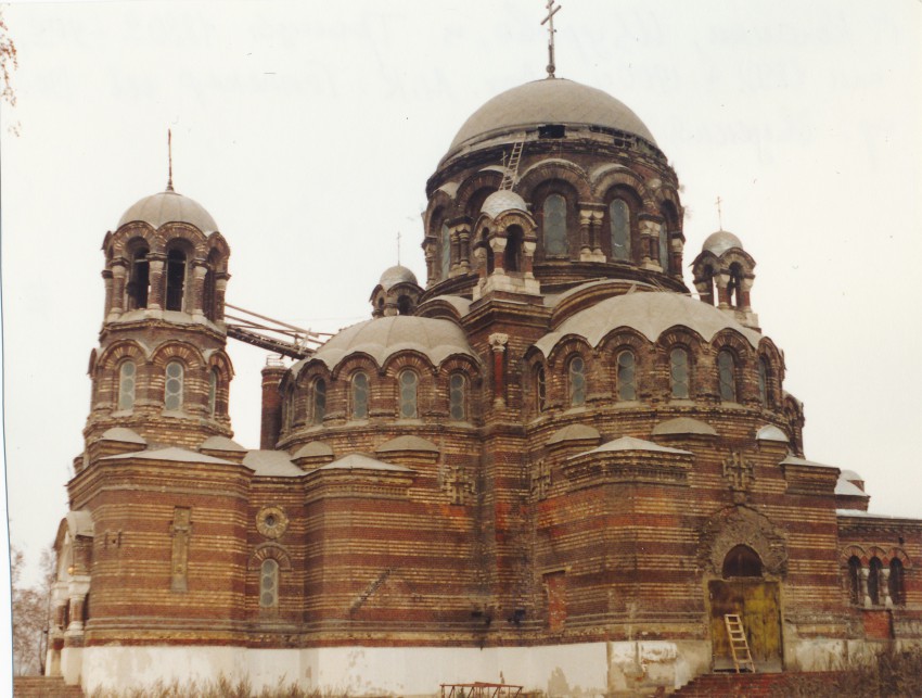 Коломна. Церковь Троицы Живоначальной в Щурове. фасады