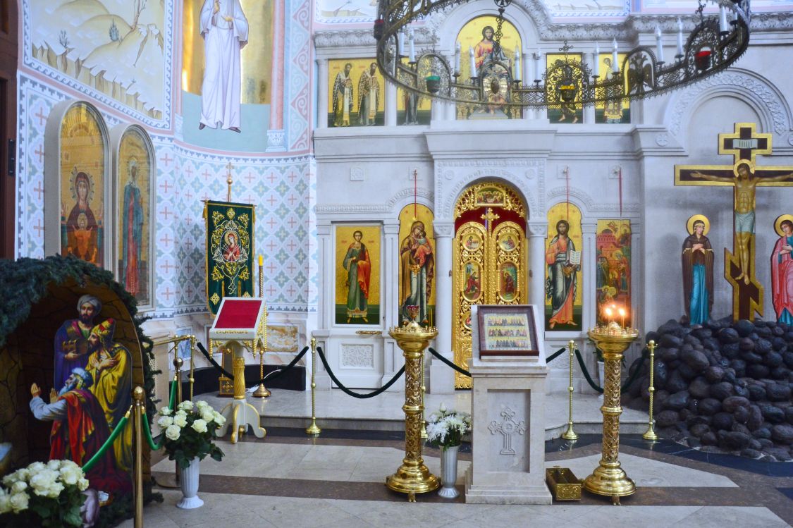 Церковь Троицы Живоначальной в Щурове, Коломна (Коломенский городской округ, Московская область). интерьер и убранство, Левый придел в честь Введения во храм Пресвятой Богородицы с Рождественским вертепом