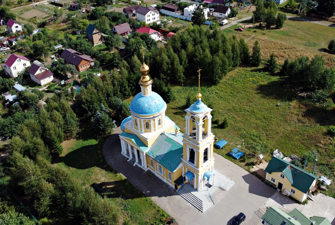 Бужаниново. Церковь Николая Чудотворца. общий вид в ландшафте