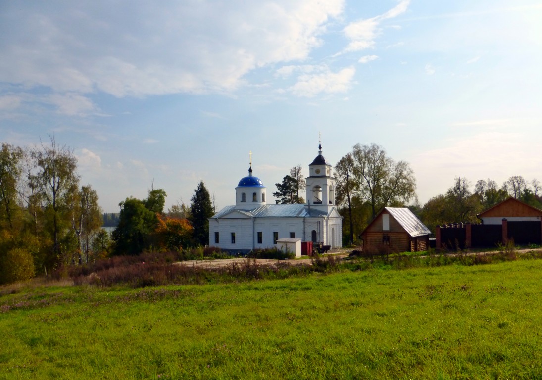 Малинники. Церковь Николая Чудотворца. общий вид в ландшафте