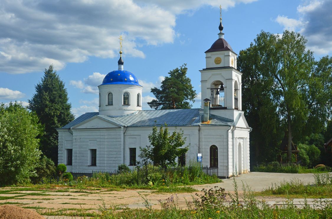 Малинники. Церковь Николая Чудотворца. общий вид в ландшафте