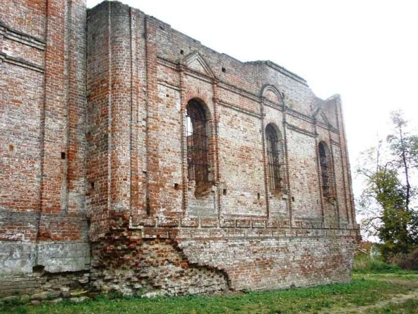 Церковь Михаила Архангела, Шарапово (Сергиево-Посадский городской округ, Московская область). архитектурные детали, Фрагмент северного фасада