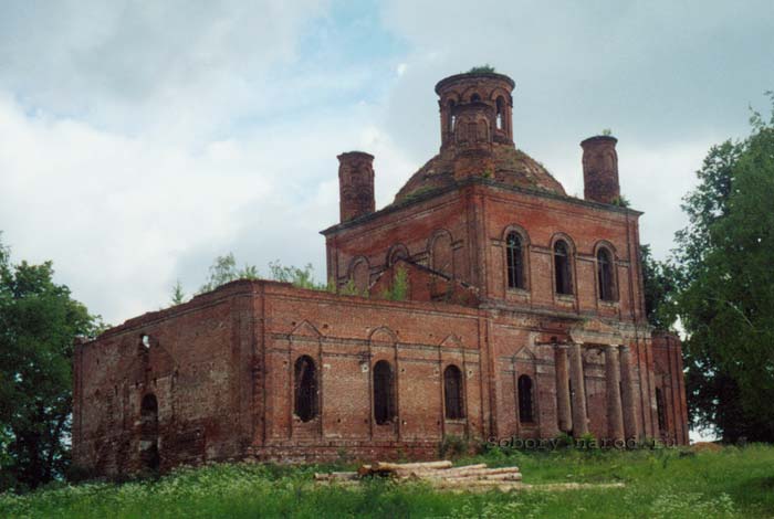 Церковь Михаила Архангела, Шарапово (Сергиево-Посадский городской округ, Московская область). фасады