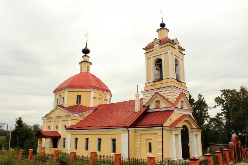 Церковь Иоанна Богослова, Слотино (Сергиево-Посадский городской округ, Московская область). общий вид в ландшафте, Вид с северо-запада