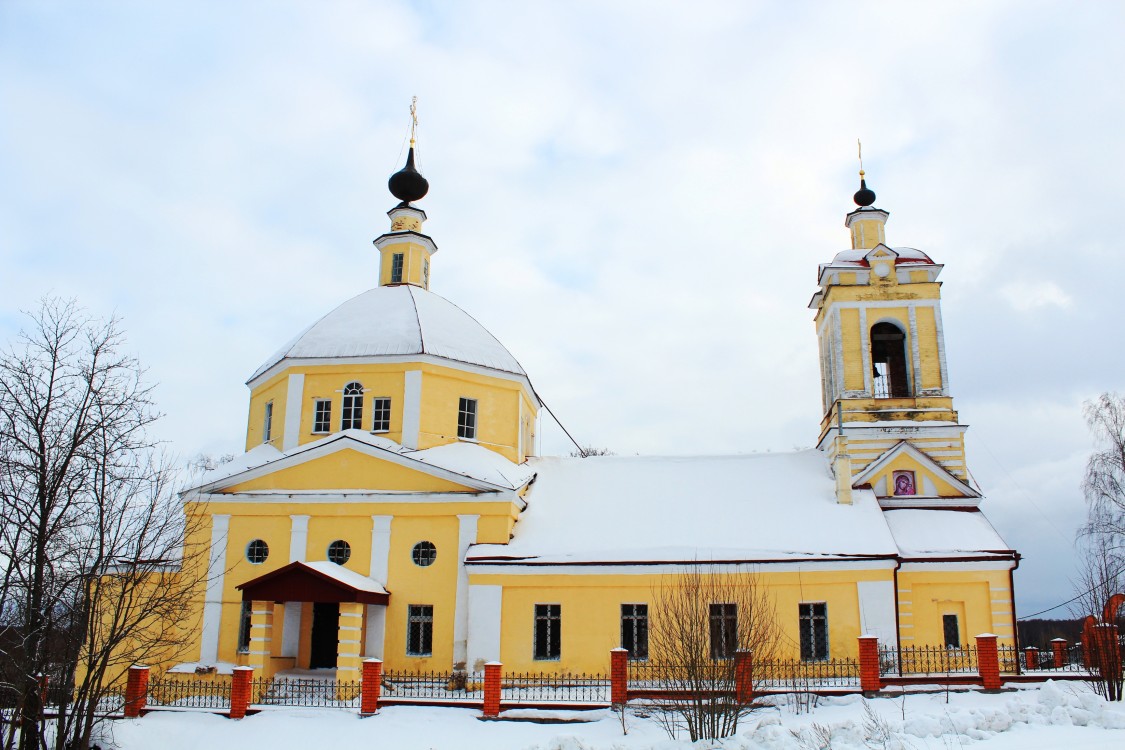Церковь Иоанна Богослова, Слотино (Сергиево-Посадский городской округ, Московская область). общий вид в ландшафте, Вид с севера