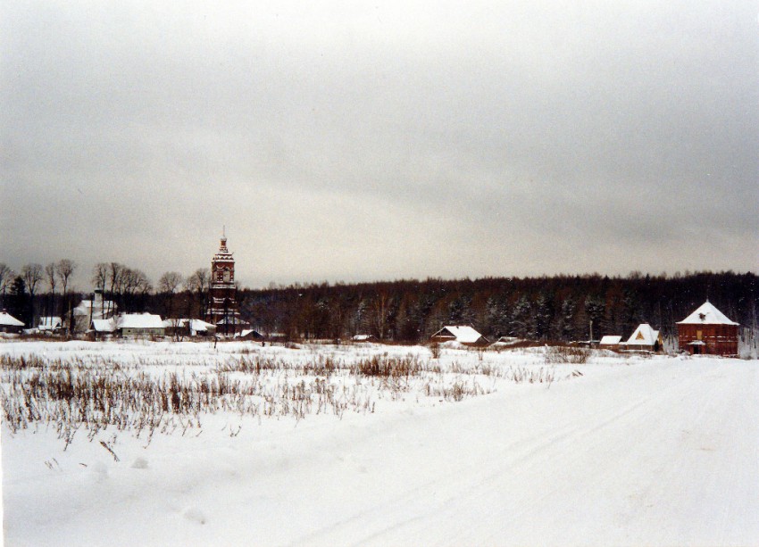 Параклит-Тарбеева пустынь, Смена (Сергиево-Посадский городской округ, Московская область). общий вид в ландшафте