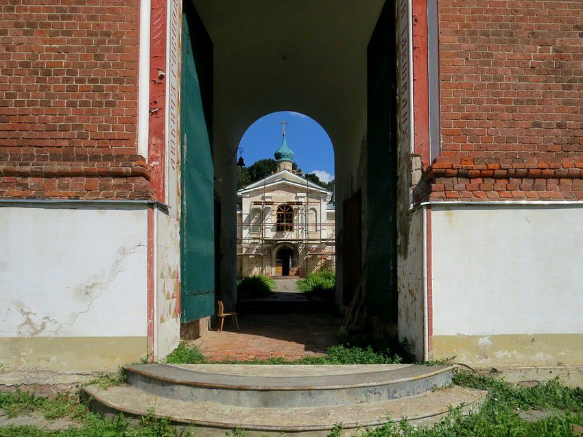 Параклит-Тарбеева пустынь, Смена (Сергиево-Посадский городской округ, Московская область). архитектурные детали