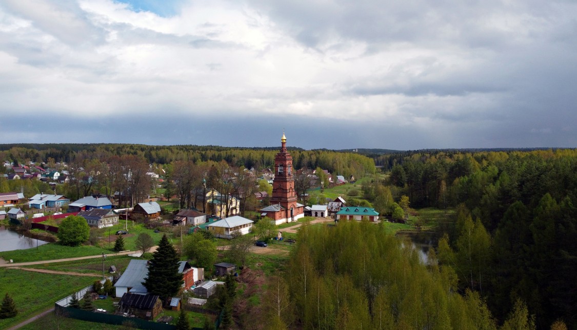 Параклит-Тарбеева пустынь, Смена (Сергиево-Посадский городской округ, Московская область). общий вид в ландшафте
