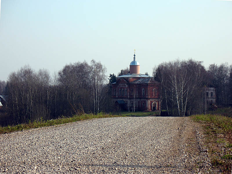Церковь Димитрия Солунского, Яковлево (Сергиево-Посадский городской округ, Московская область). общий вид в ландшафте