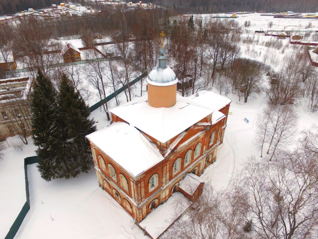 Яковлево. Церковь Димитрия Солунского. общий вид в ландшафте, Вид с северо-востока, фото с квадрокоптера
