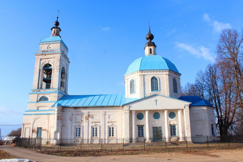 Церковь Тихвинской иконы Божией Матери, Выпуково (Сергиево-Посадский городской округ, Московская область). фасады, Вид с юга