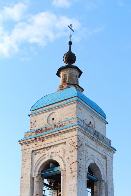 Церковь Тихвинской иконы Божией Матери, Выпуково (Сергиево-Посадский городской округ, Московская область). архитектурные детали, Завершение колокольни