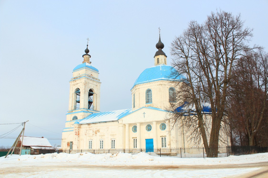 Церковь Тихвинской иконы Божией Матери, Выпуково (Сергиево-Посадский городской округ, Московская область). фасады, Вид с юго-востока