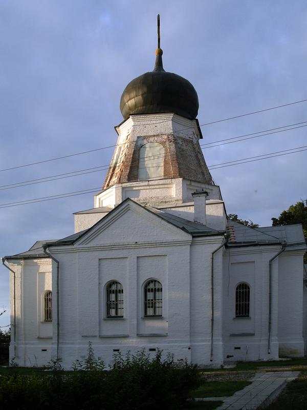 Церковь Спаса Нерукотворного Образа (каменная), Деулино (Сергиево-Посадский городской округ, Московская область). архитектурные детали, На восходе Солнца, вид с севера.