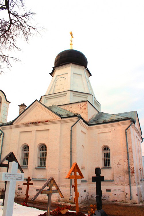 Церковь Спаса Нерукотворного Образа (каменная), Деулино (Сергиево-Посадский городской округ, Московская область). архитектурные детали, Основной объем храма, вид с юга