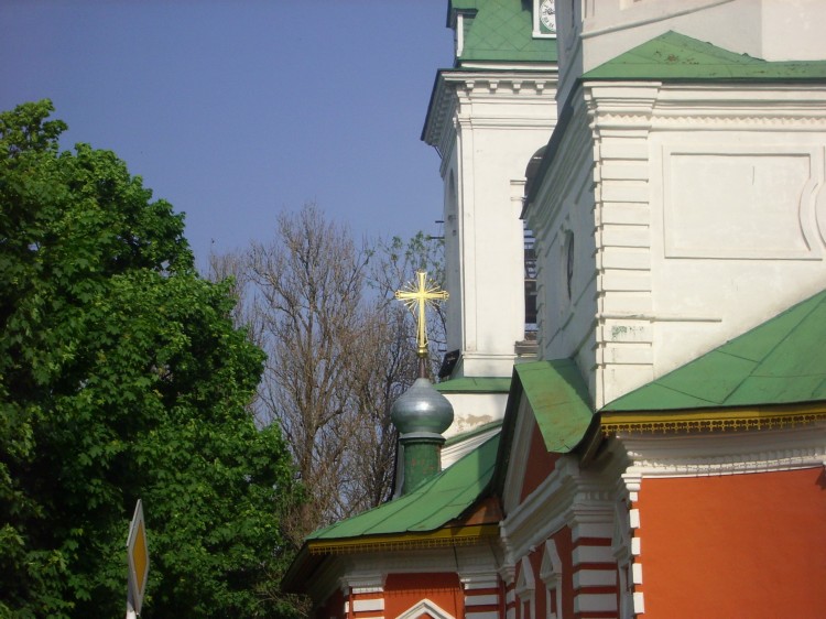 Церковь Рождества Христова, Иудино (Сергиево-Посадский городской округ, Московская область). архитектурные детали, Придел в честь иконы Божией Матери-Знаменье.