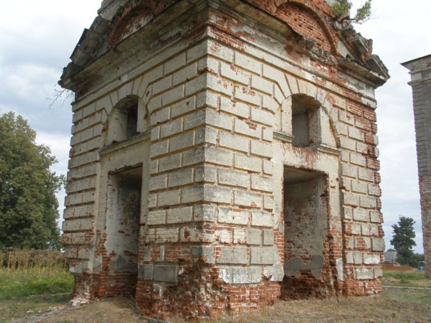 Заболотье. Церковь Покрова Пресвятой Богородицы. архитектурные детали, Нижний ярус колокольни