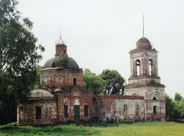 Церковь Покрова Пресвятой Богородицы, Кучки (Сергиево-Посадский городской округ, Московская область). фасады